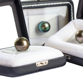 Dark green tahiti pearls 04